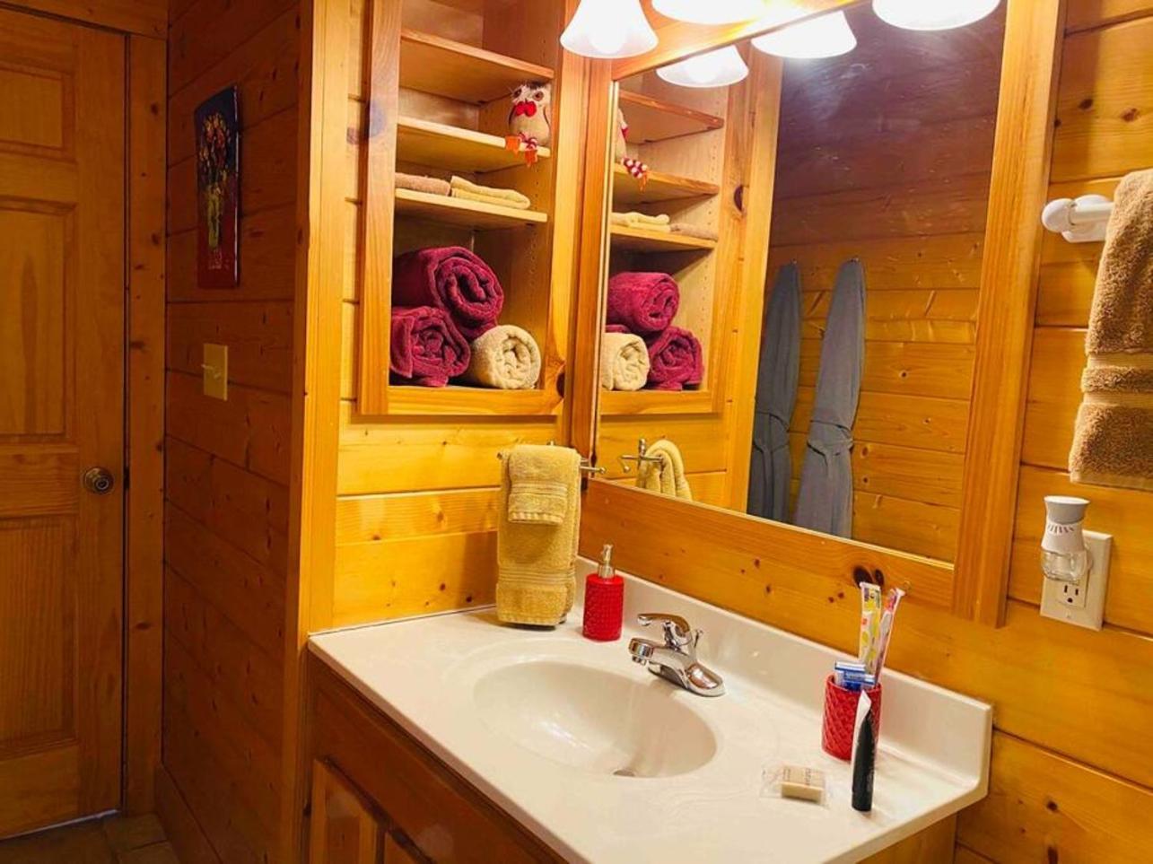 Romantic, Honeymoon Cabin In The Smokies! Gatlinburg Kültér fotó