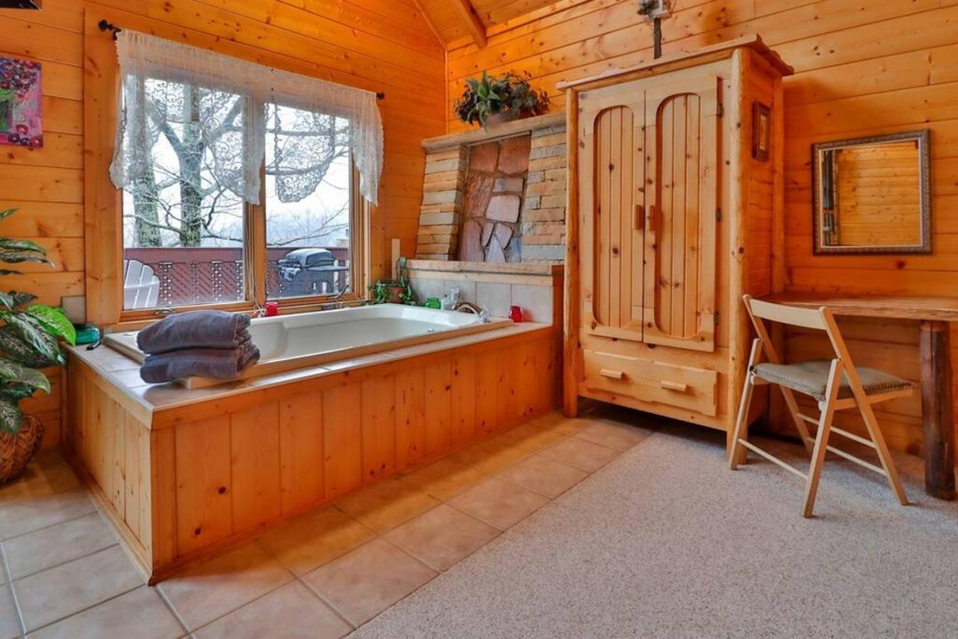 Romantic, Honeymoon Cabin In The Smokies! Gatlinburg Kültér fotó