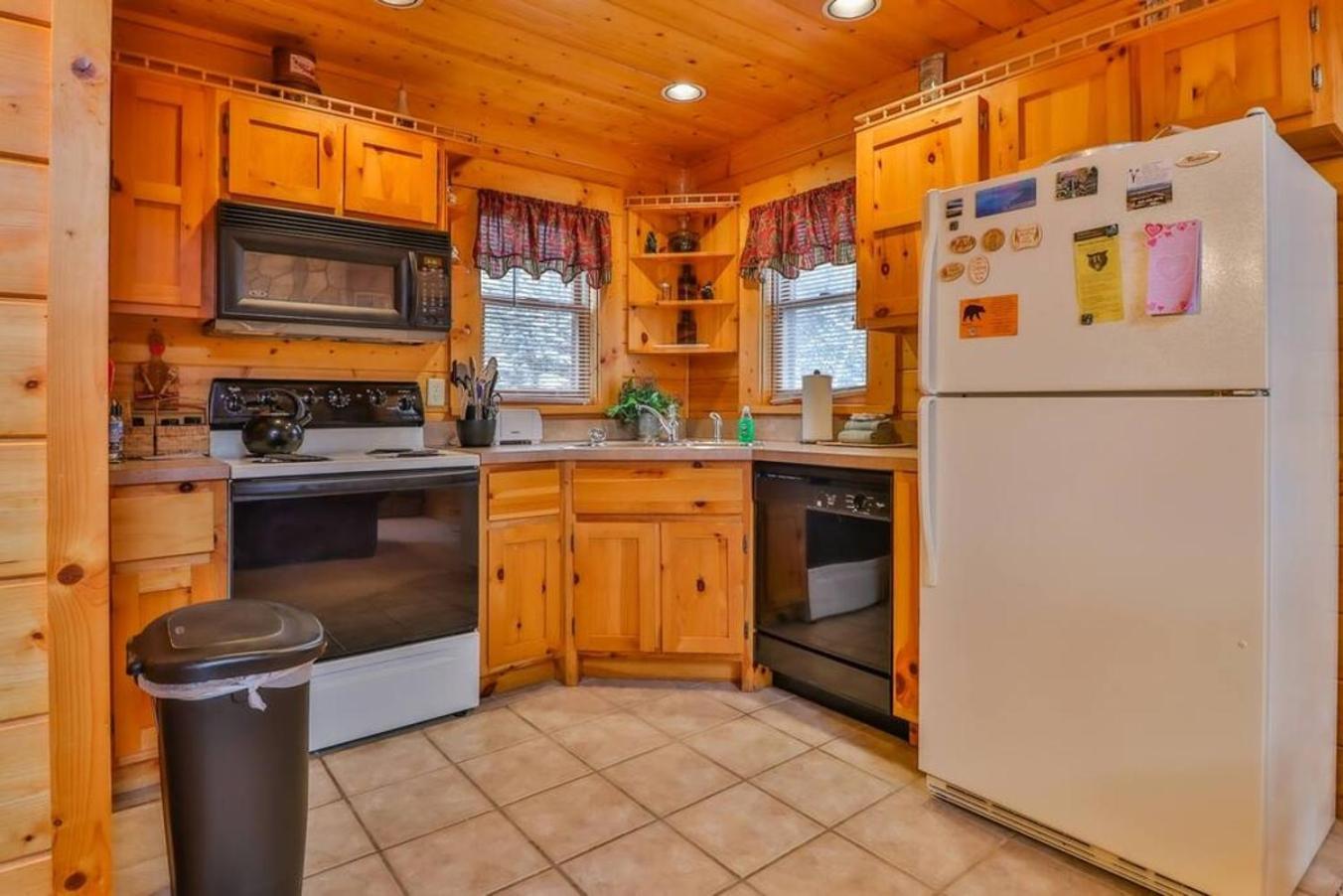 Romantic, Honeymoon Cabin In The Smokies! Gatlinburg Kültér fotó